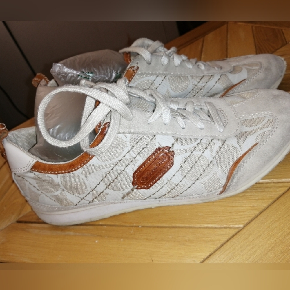 COACH SHOES SIZE 6.5 True to Size
